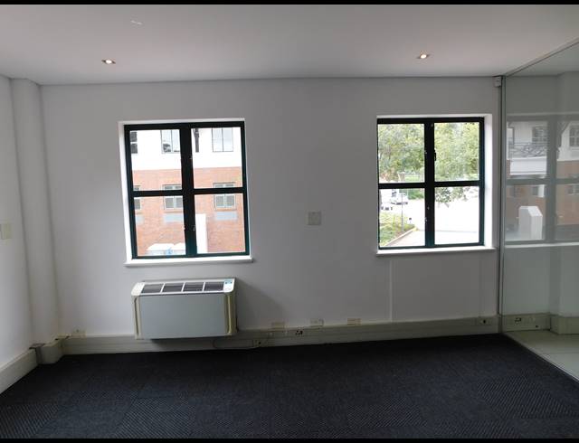 446M² OFFICE TO LET IN HYDE PARK